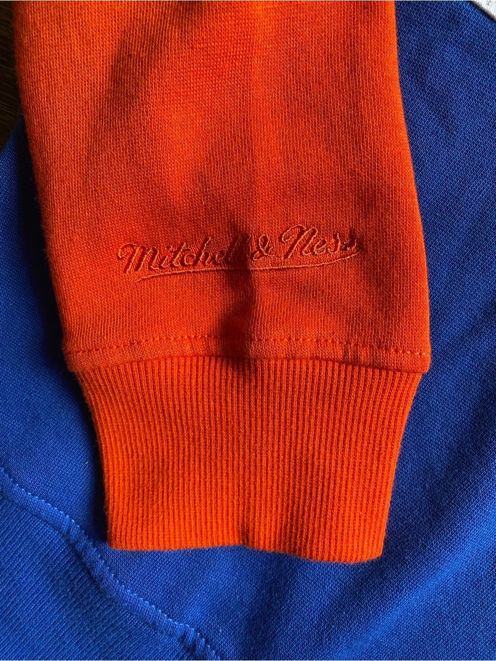 NWT Mitchell & Ness NY Knicks Crewneck Sweatshirt Womens M Hardwood Classic